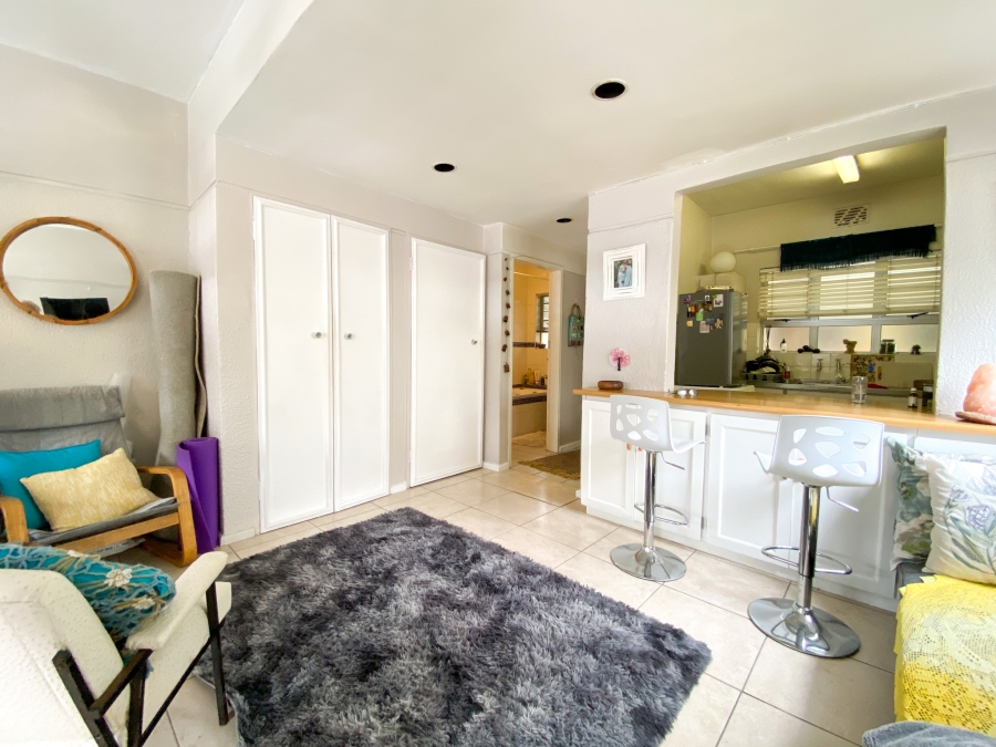1 Bedroom Property for Sale in Oranjezicht Western Cape